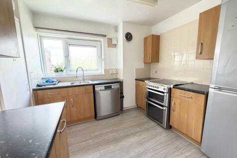 Queenshill Avenue photo 4