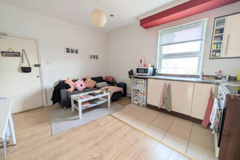 1 Bed Flat