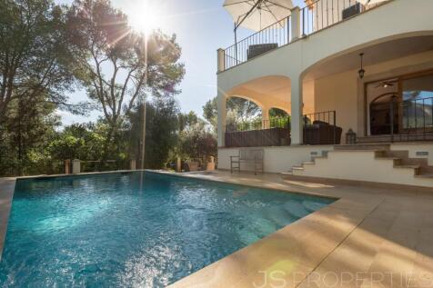 Villa for sale near Pollensa