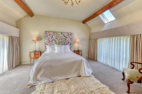 Dingle Cottage-bed2.jpg