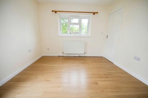 Clockhouse Lane, Ashford photo 4