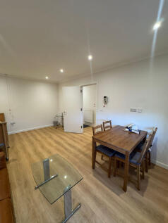 2 bed flat to rent in Retirement Block, Birnbeck 