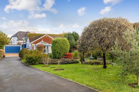 A01 - Southway Headland Road, Torquay - 251203.jpg