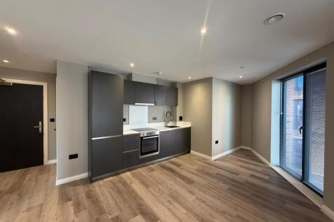 Kitchen/ Living Area