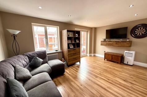 43 king road loun...