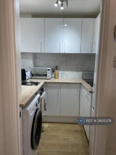 Modern Fitted Kitchen With Washer-Dryer