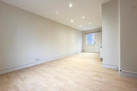 Turners Hill, Cheshunt photo 3