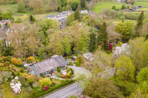 Aerial View of Iv...