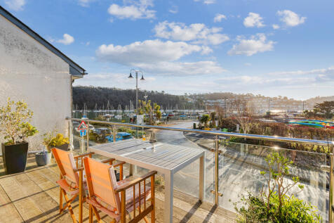 7 Balcony View