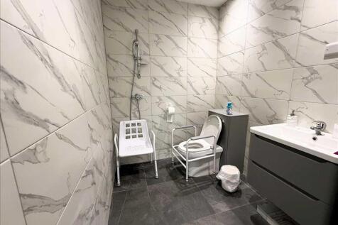 Annex Wet Room