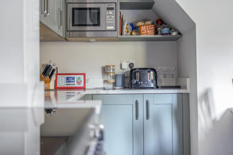 1349199-11-68bff8...