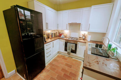 38-rose-ave-kitchen-2.jpg