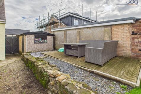 Decking &amp; Garage