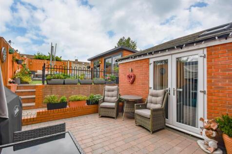 8 Crabtree Close-25.jpg