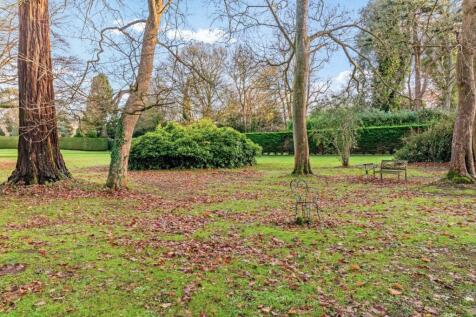 SHABDEN PARK HIGH ROAD, 4 COMMUNAL- (5).jpg