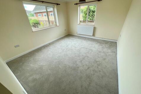 Meadow Way, ATTLEBOROUGH photo 3