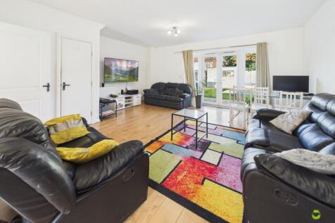 Presented by Clinton at EweMove Bexleyheath and Da