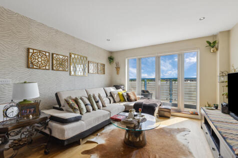 London, SW17 - property photo