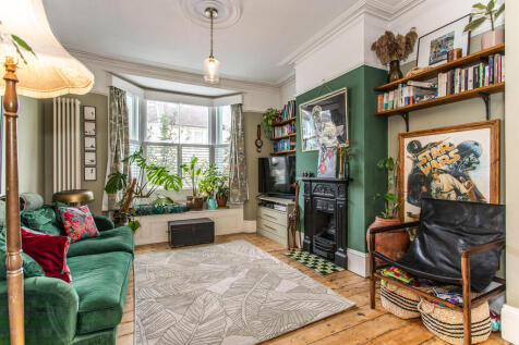 24 Lorne Road21