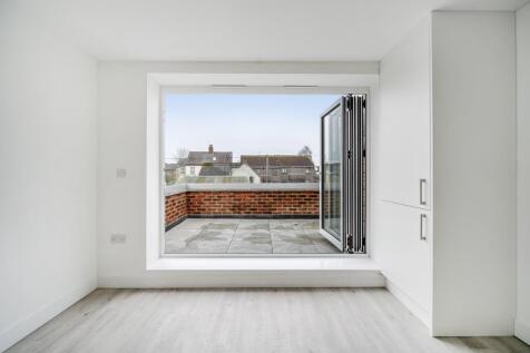 Reception Room leading out onto Balcony