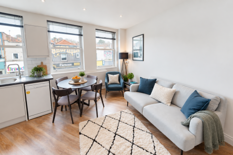 4-bed house on Gloucester Road, Bristol, £3,415/mo