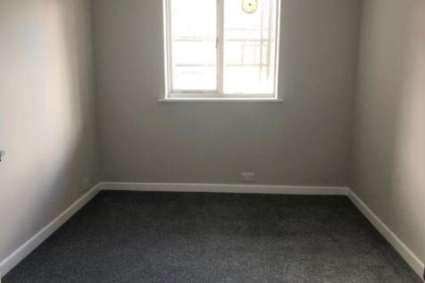 Flat 1, 112 The Esplanade photo 4