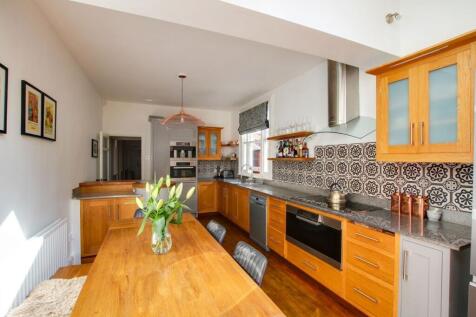 Bespoke Open-Plan Living Kitchen