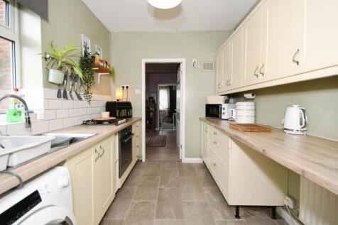 KITCHEN 03.jpg