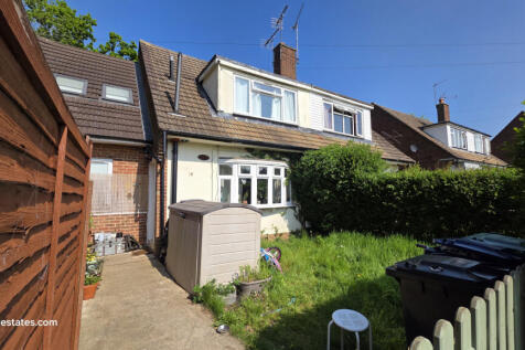 3 Bedroom End Terraced House with Annex for sale 