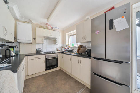 Orchard Avenue, Lancing, West Sussex, BN15 photo 3