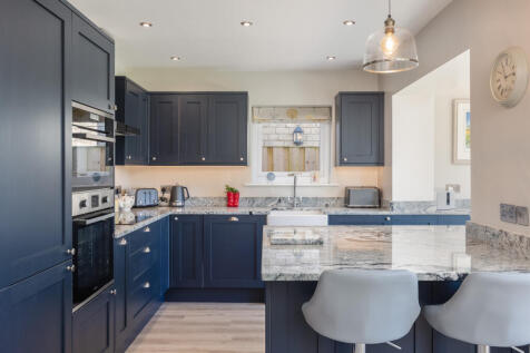 Beckett Close 2 Kitchen Diner-2