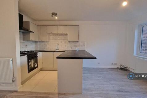 Columbine Way, Romford, RM3 photo 5