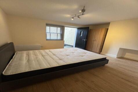 Flat to rent Stow Hill, Newport NP20