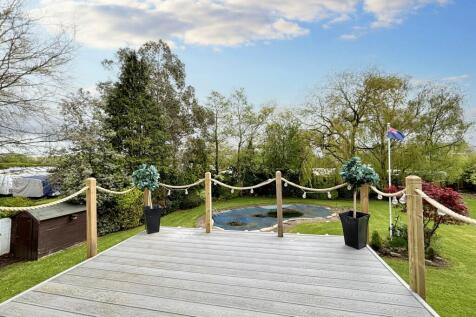 5 bed, 2 bath Farm House in Manchester - Photo 17