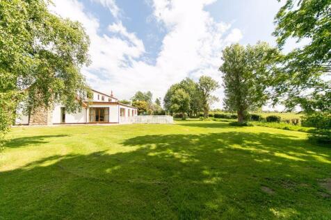 Idyllic countryside location