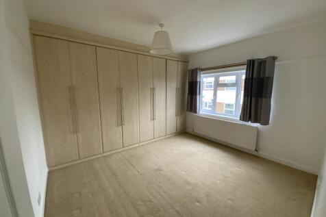 Grove Court, Little Gaynes Lane, Upminster, Havering photo 5