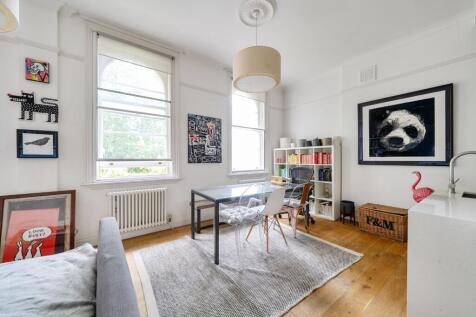 Kitchen / Lounge