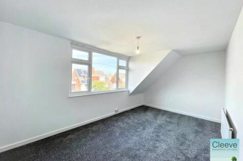 Wentworth Close, Cheltenham photo 4
