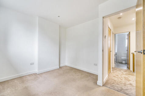 1371760-6-68f8f4e...