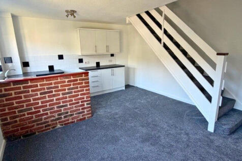 LOUNGE/KITCHEN