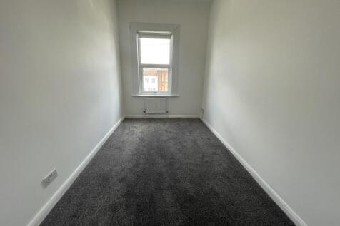 Eastwood Road, Seven Kings, Ilford, Redbridge photo 5