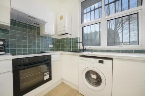 Kitchen with sitting area