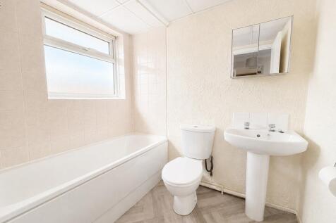 Beauchamps Drive, Wickford, Essex, SS11 photo 4