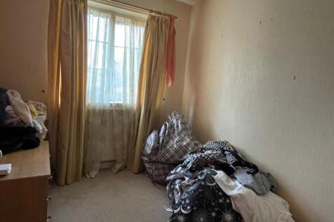Bedroom..jpg