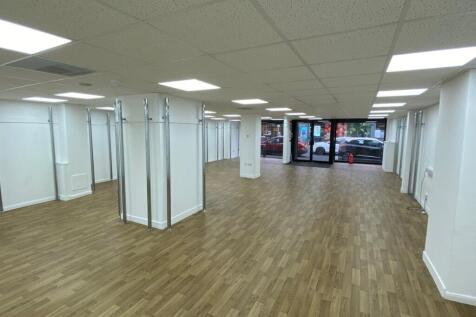 Retail Property (high street) to rent Image 3