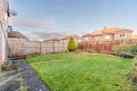 Mitford Gardens, Wideopen, NE13 photo 4