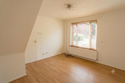 Lampitts Cross, Eaglestone, Milton Keynes photo 5