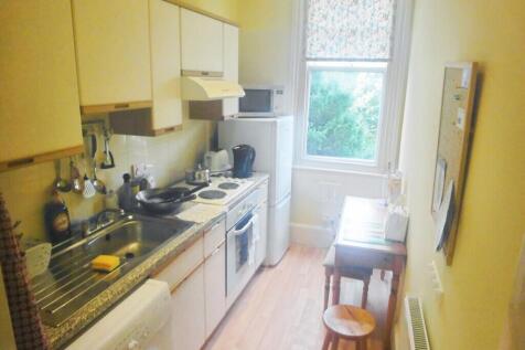 12 Powderham Crescent photo 5