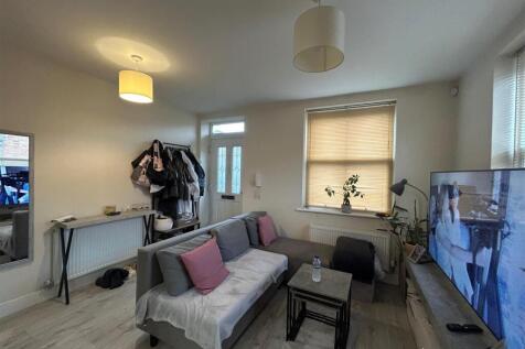 Maybury Close, Kettering, Northants photo 4