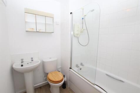Bathroom.JPG